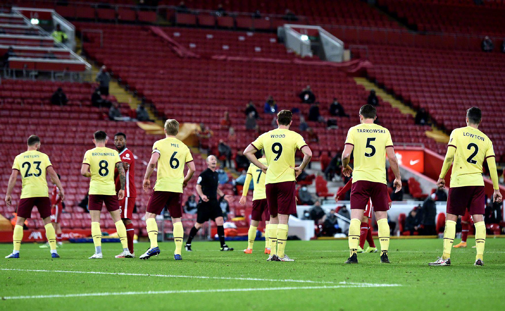 4篮板和2 4篮板和2